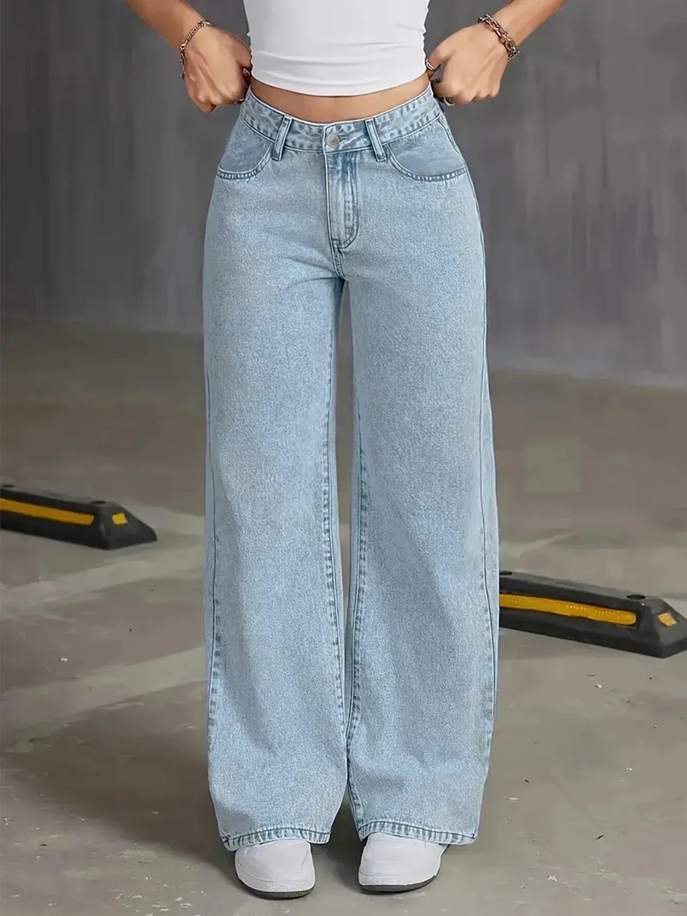 Bethany | Women’s Light Wash Wide Leg Jean
